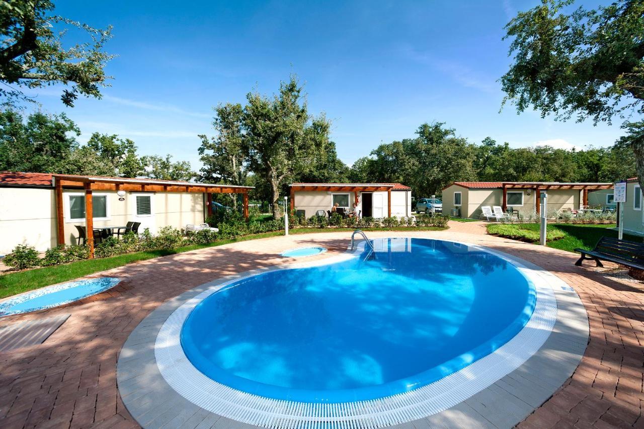 Camping Ulika Mobile Homes - Naturist Červar-Porat المظهر الخارجي الصورة