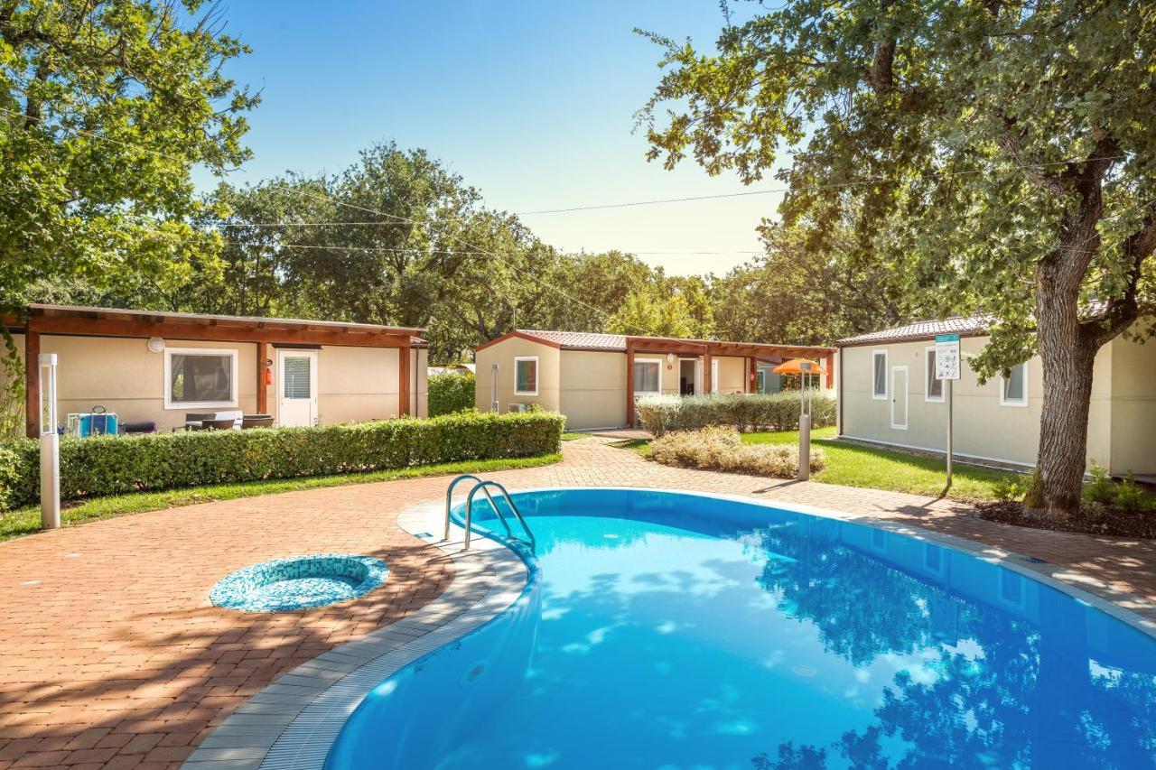 Camping Ulika Mobile Homes - Naturist Červar-Porat المظهر الخارجي الصورة