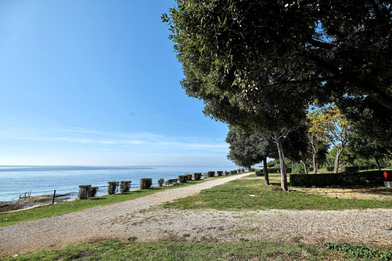 Camping Ulika Mobile Homes - Naturist Červar-Porat المظهر الخارجي الصورة