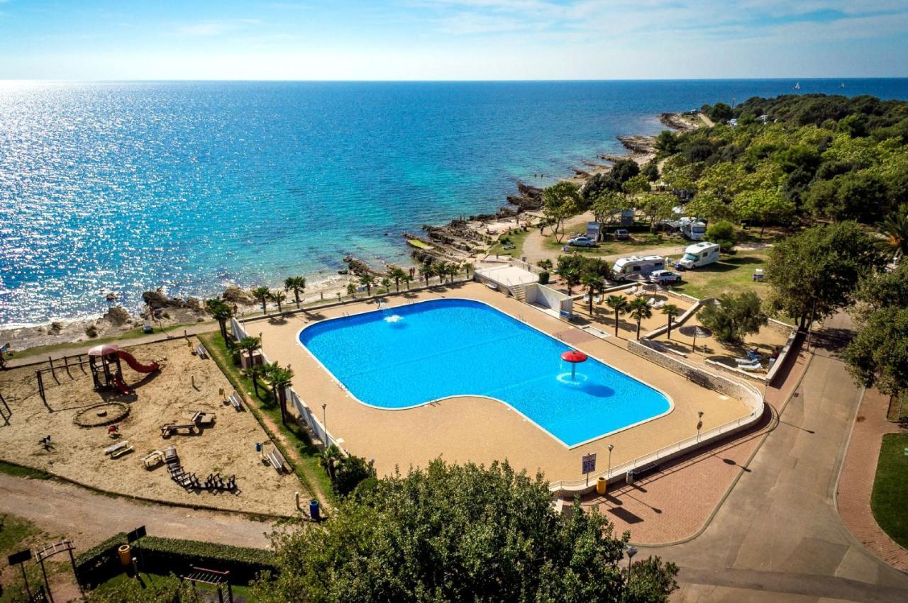 Camping Ulika Mobile Homes - Naturist Červar-Porat المظهر الخارجي الصورة