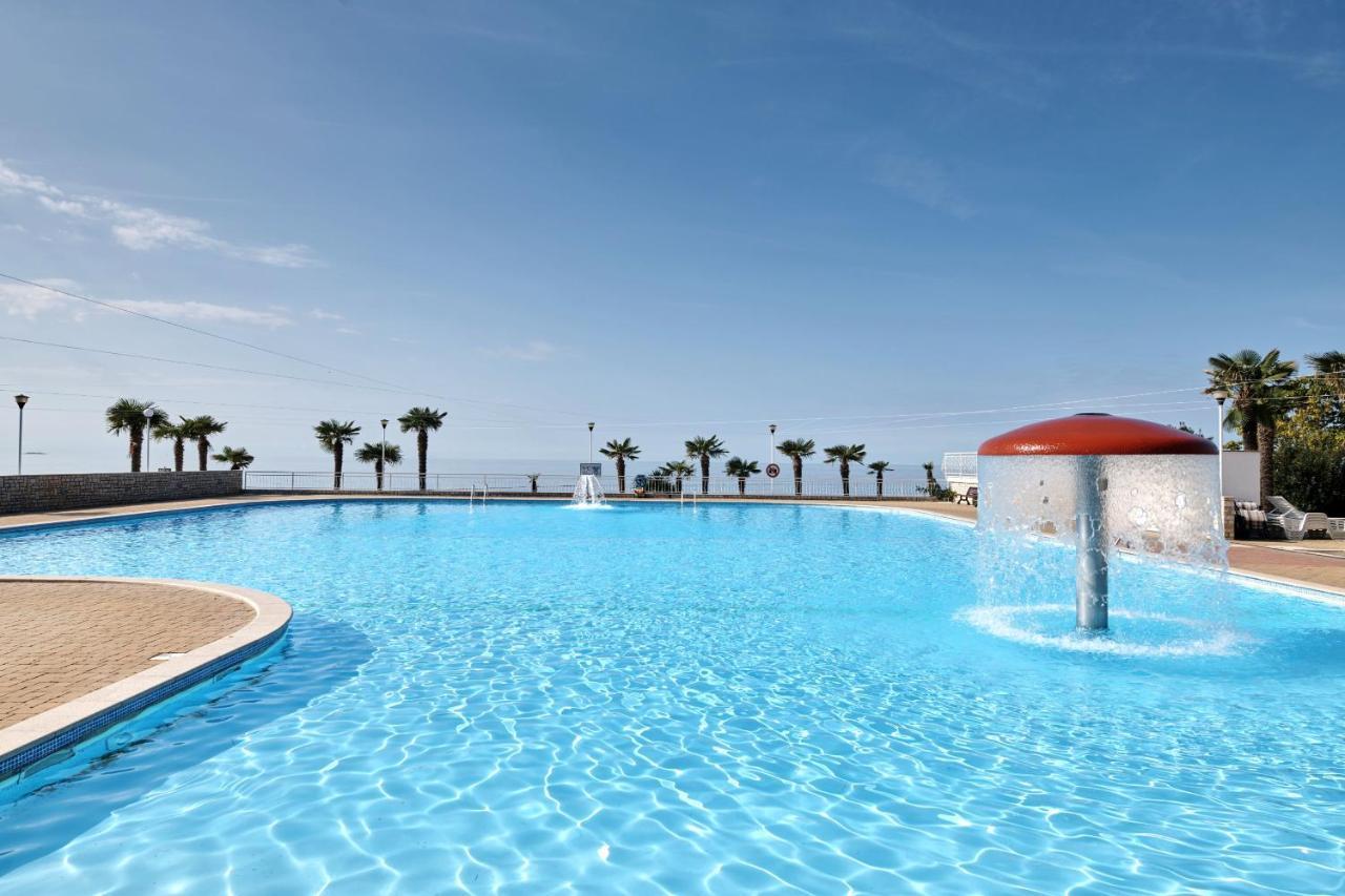 Camping Ulika Mobile Homes - Naturist Červar-Porat المظهر الخارجي الصورة