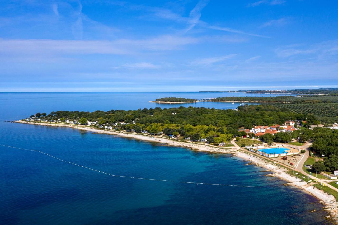 Camping Ulika Mobile Homes - Naturist Červar-Porat المظهر الخارجي الصورة