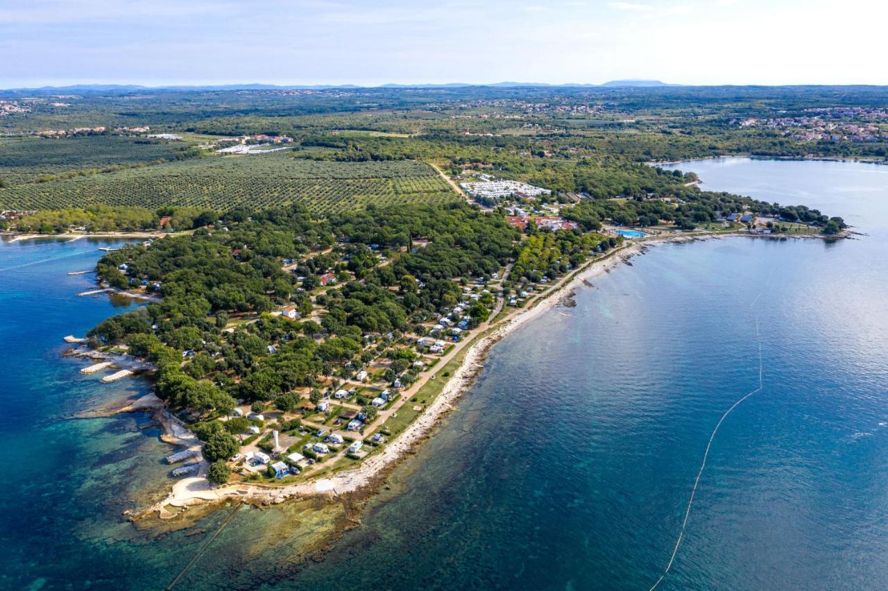 Camping Ulika Mobile Homes - Naturist Červar-Porat المظهر الخارجي الصورة