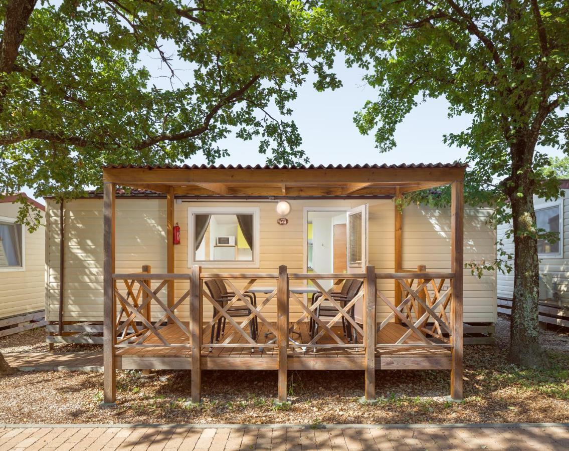 Camping Ulika Mobile Homes - Naturist Červar-Porat المظهر الخارجي الصورة
