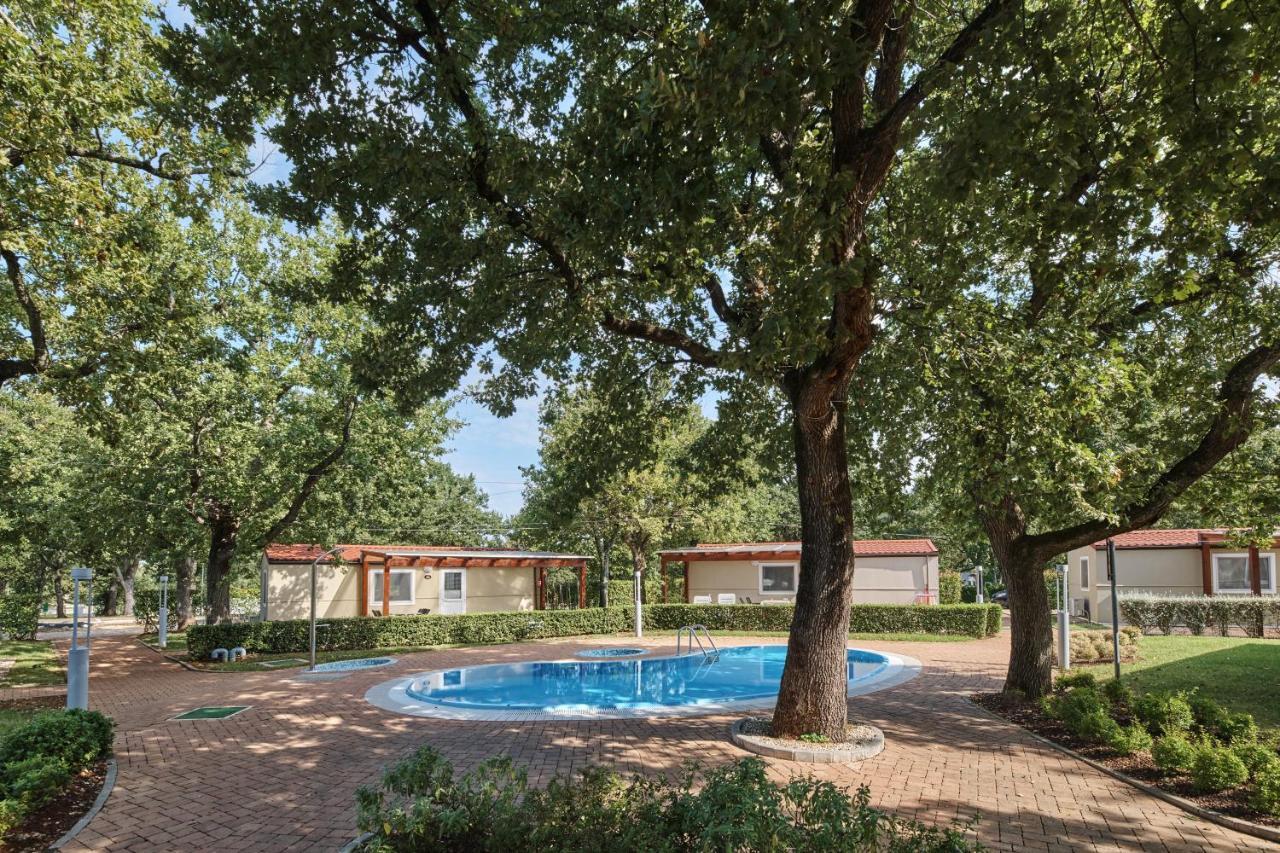 Camping Ulika Mobile Homes - Naturist Červar-Porat المظهر الخارجي الصورة