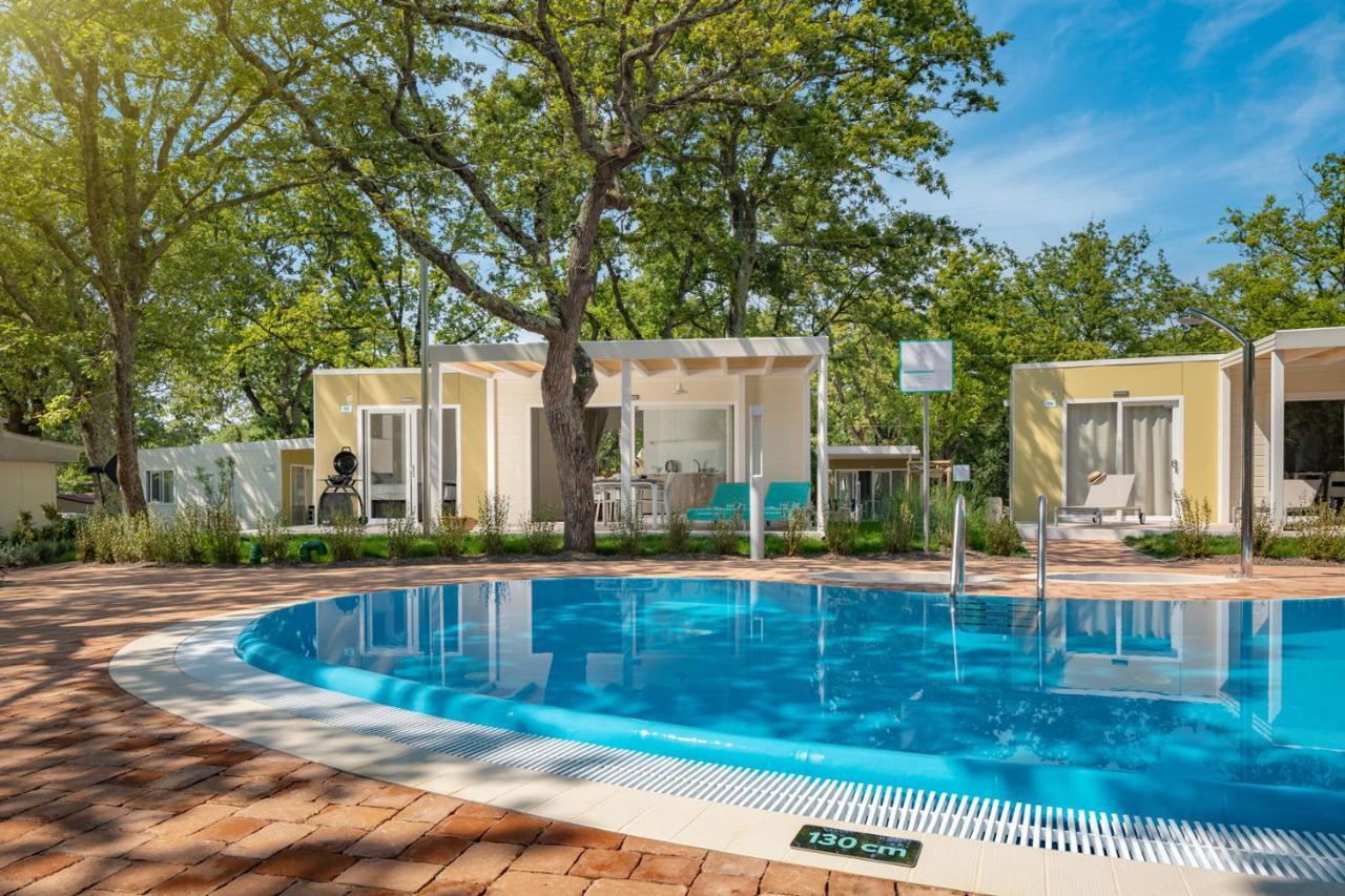 Camping Ulika Mobile Homes - Naturist Červar-Porat المظهر الخارجي الصورة