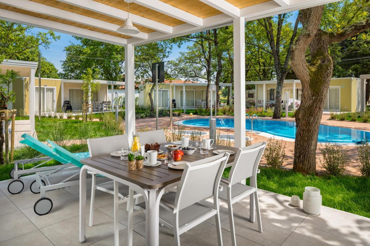 Camping Ulika Mobile Homes - Naturist Červar-Porat المظهر الخارجي الصورة
