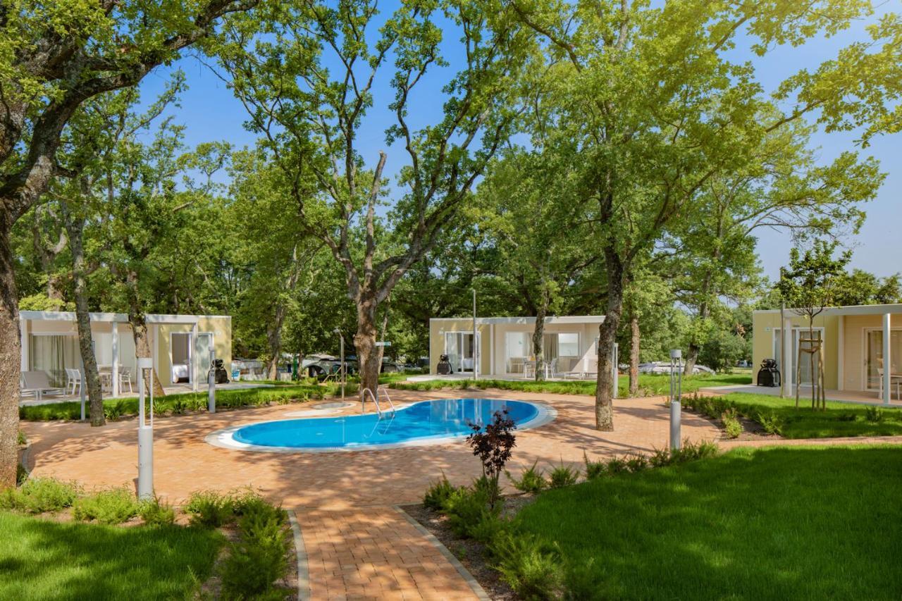 Camping Ulika Mobile Homes - Naturist Červar-Porat المظهر الخارجي الصورة