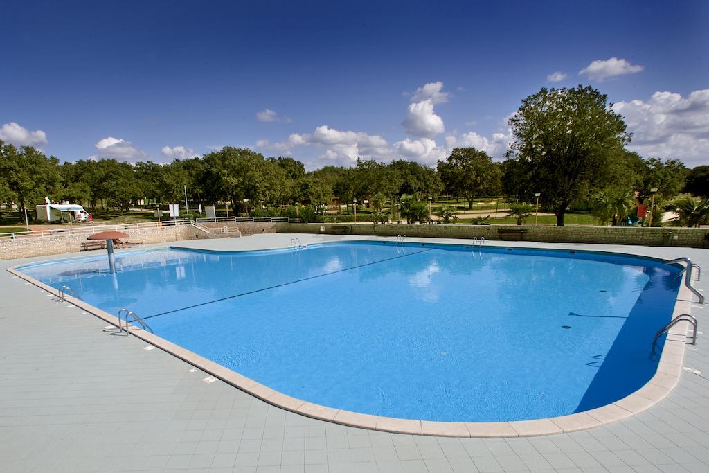 Camping Ulika Mobile Homes - Naturist Červar-Porat المظهر الخارجي الصورة