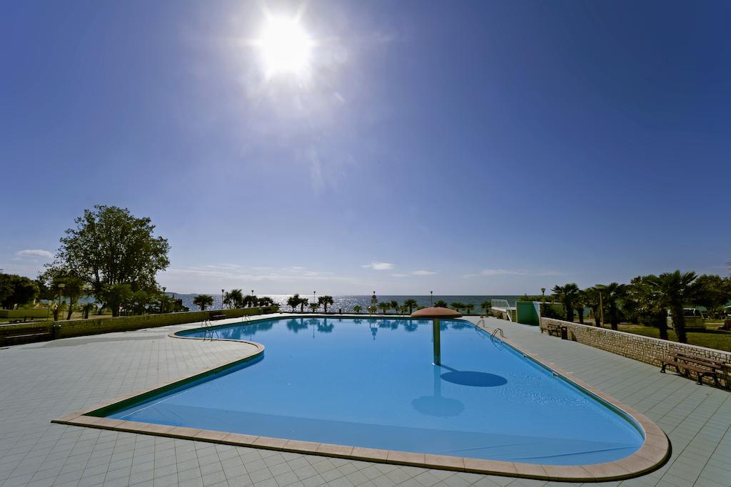 Camping Ulika Mobile Homes - Naturist Červar-Porat المظهر الخارجي الصورة