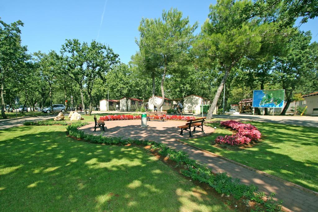 Camping Ulika Mobile Homes - Naturist Červar-Porat المظهر الخارجي الصورة